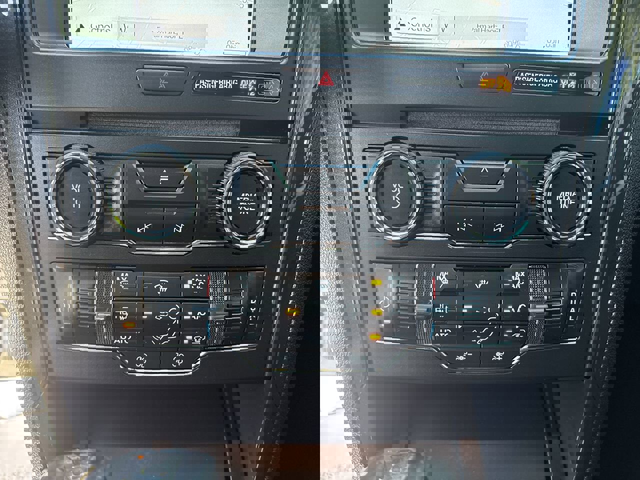 Used 2017 Ford Explorer XLT w/ Equipment Group 201A image 31