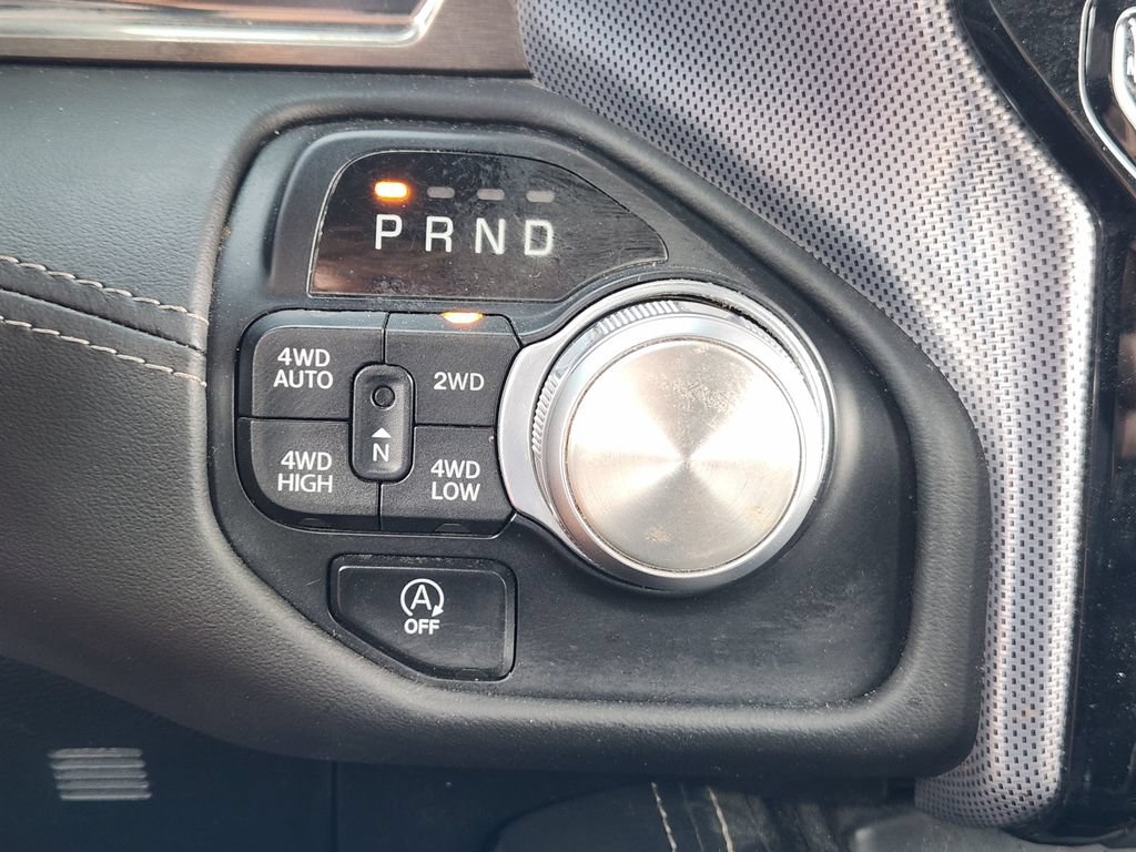 Used 2020 RAM 1500 Limited w/ Black Appearance Package AWD/4WD image 17