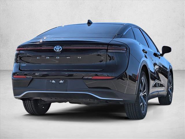 Used 2023 Toyota Crown XLE image 5