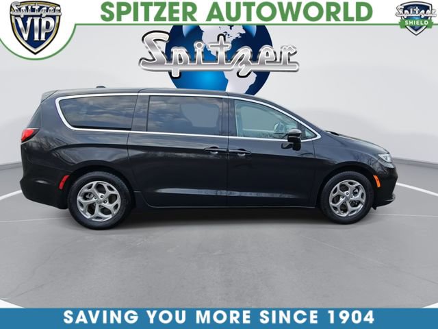 Used 2024 Chrysler Pacifica Limited image 9