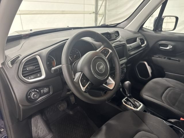Used 2018 Jeep Renegade Latitude FWD image 10