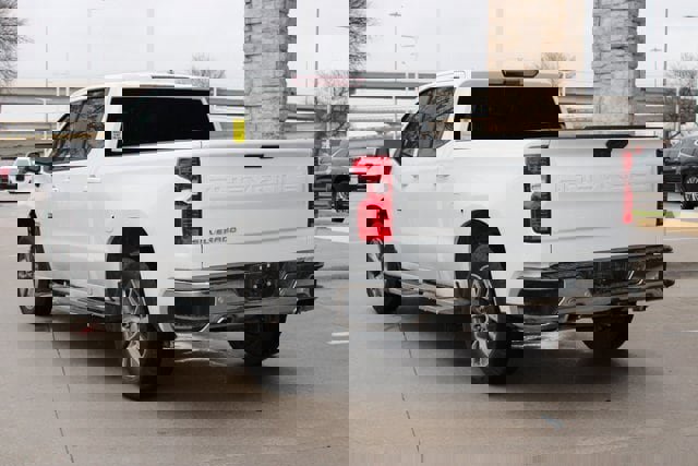 Used 2022 Chevrolet Silverado 1500 LT w/ Z71 Off-Road Package image 3