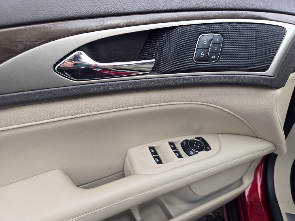 Used 2018 Lincoln MKZ Select w/ Select Plus Package FWD image 26