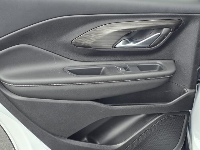 Used 2023 GMC Terrain SLE image 26