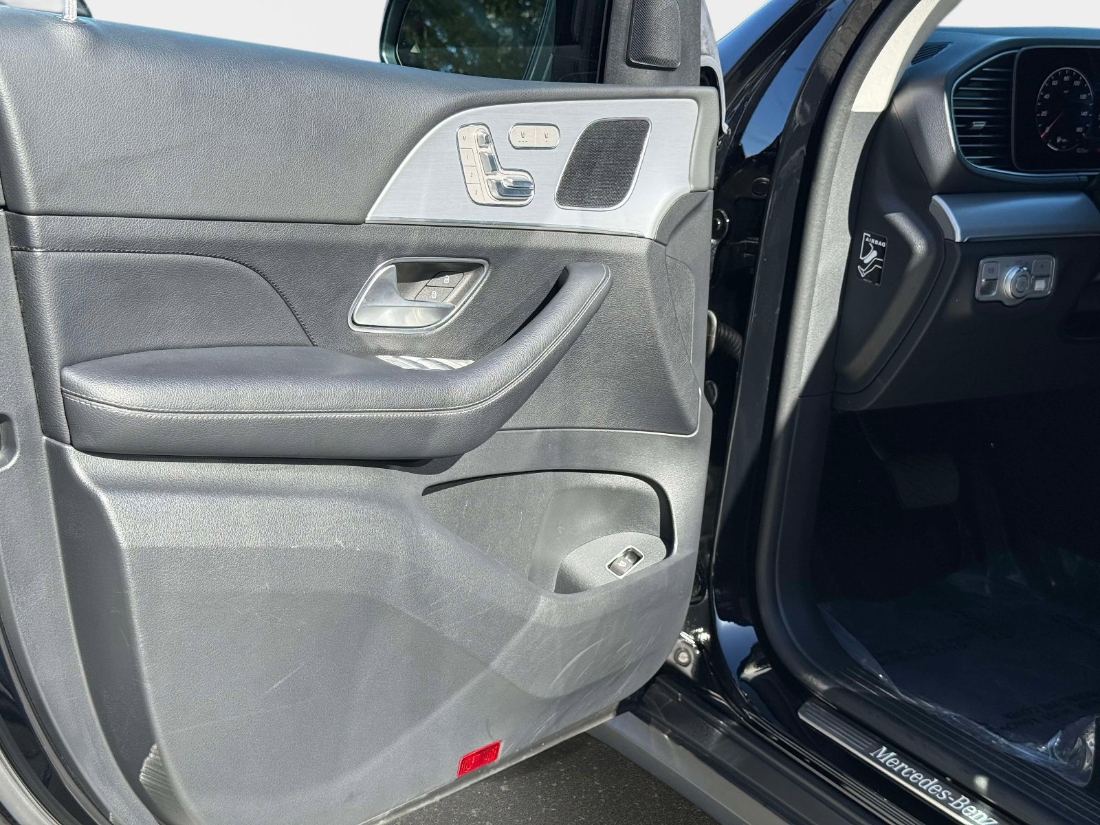 Used 2024 Mercedes-Benz GLE 350 4MATIC image 38