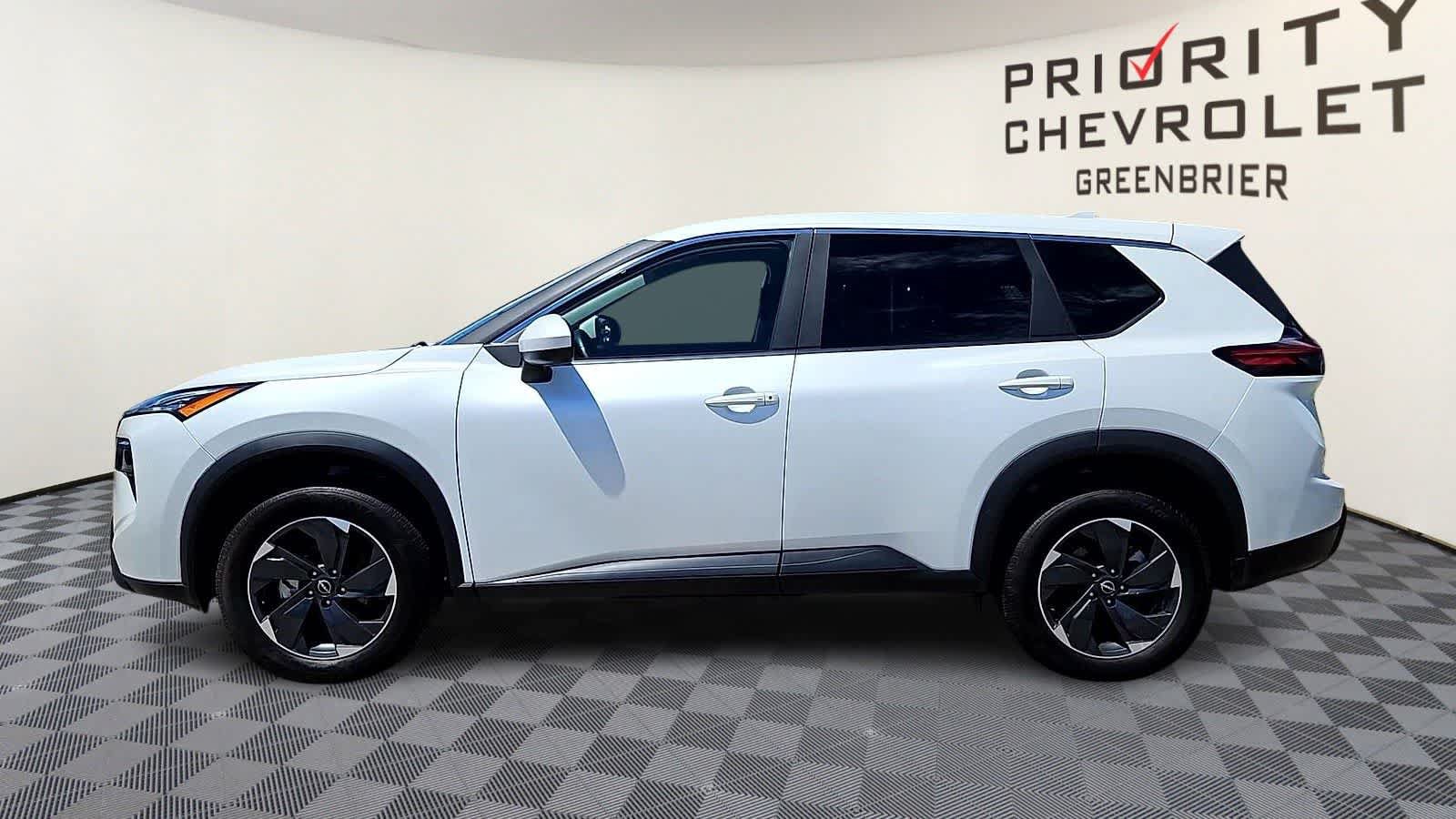 Used 2025 Nissan Rogue SV AWD/4WD image 5