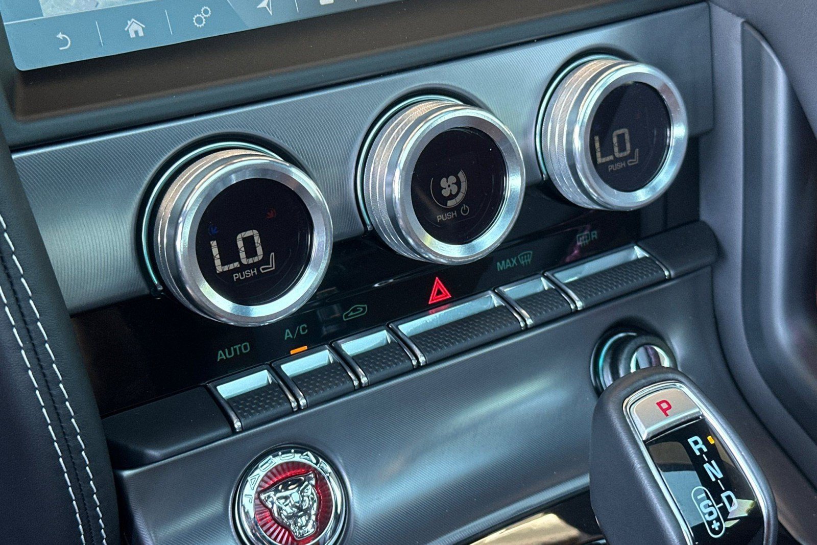 Used 2024 Jaguar F-TYPE Coupe AWD image 17