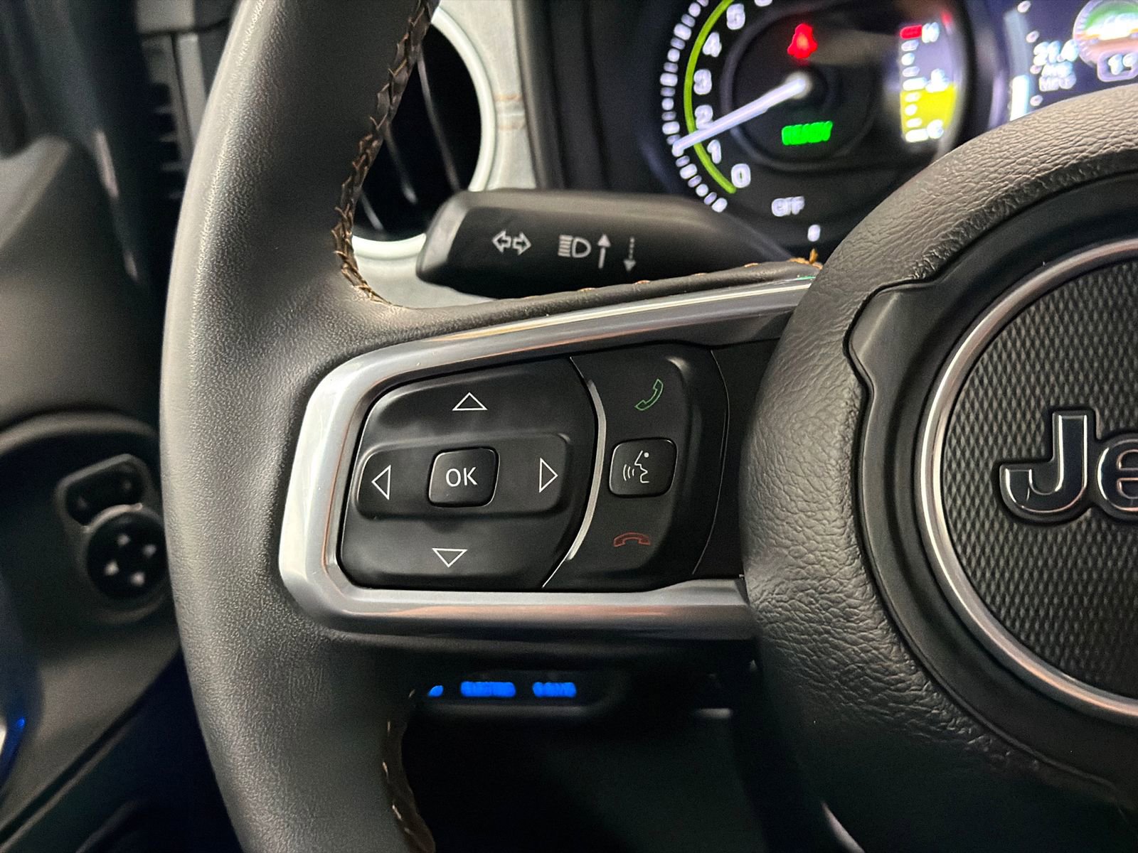 Used 2024 Jeep Wrangler Unlimited Sahara AWD/4WD image 20