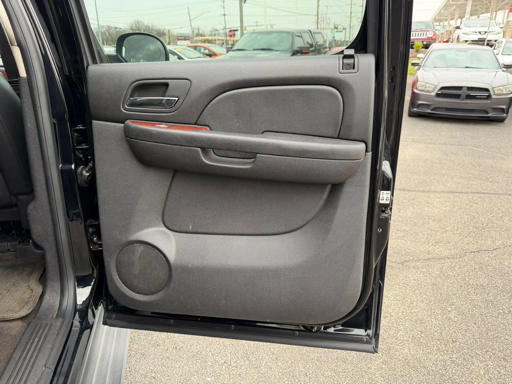 Used 2013 Chevrolet Suburban LT w/ Luxury Package image 35