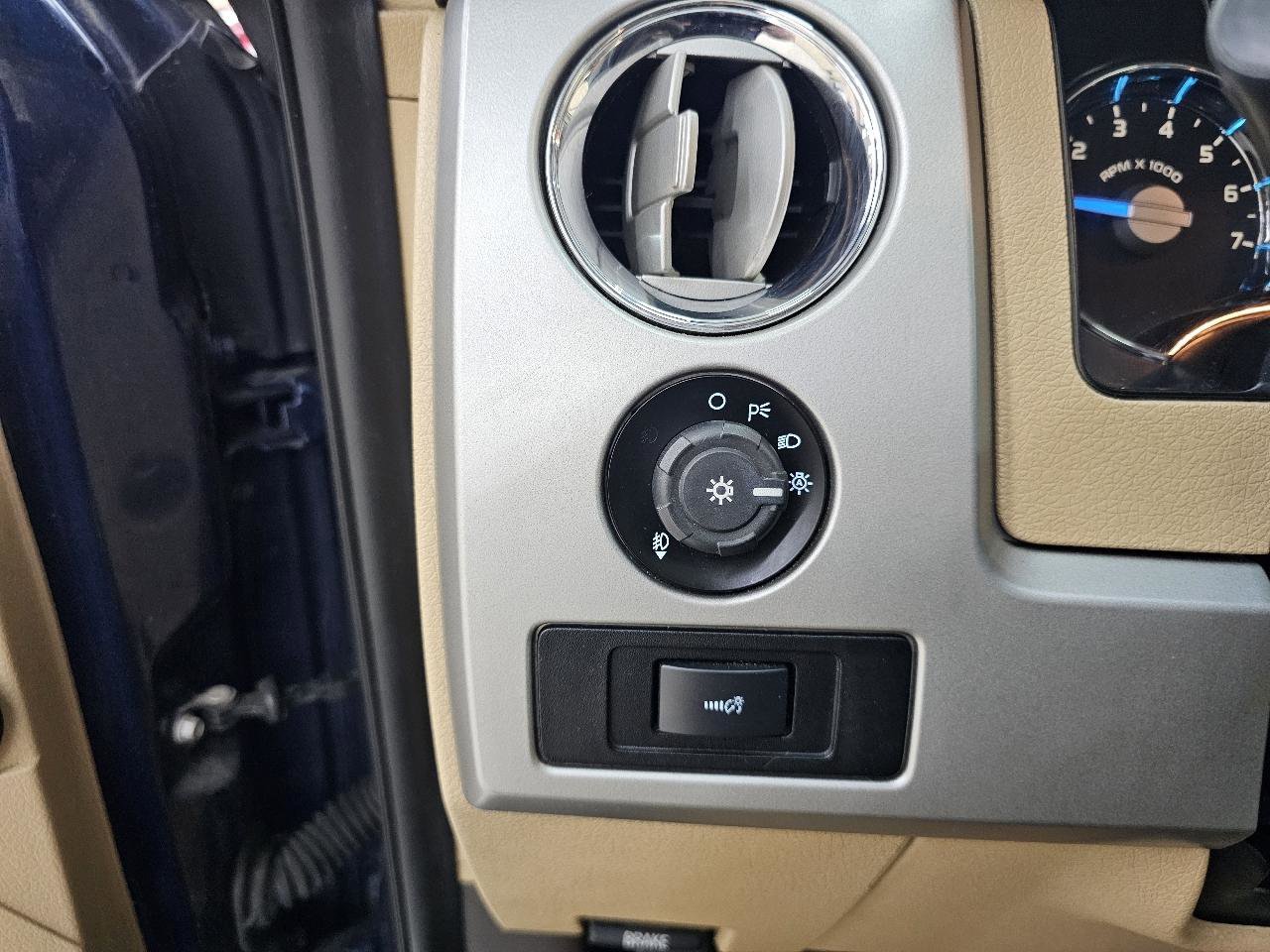 Used 2014 Ford F150 Lariat w/ Equipment Group 502A Luxury RWD image 34