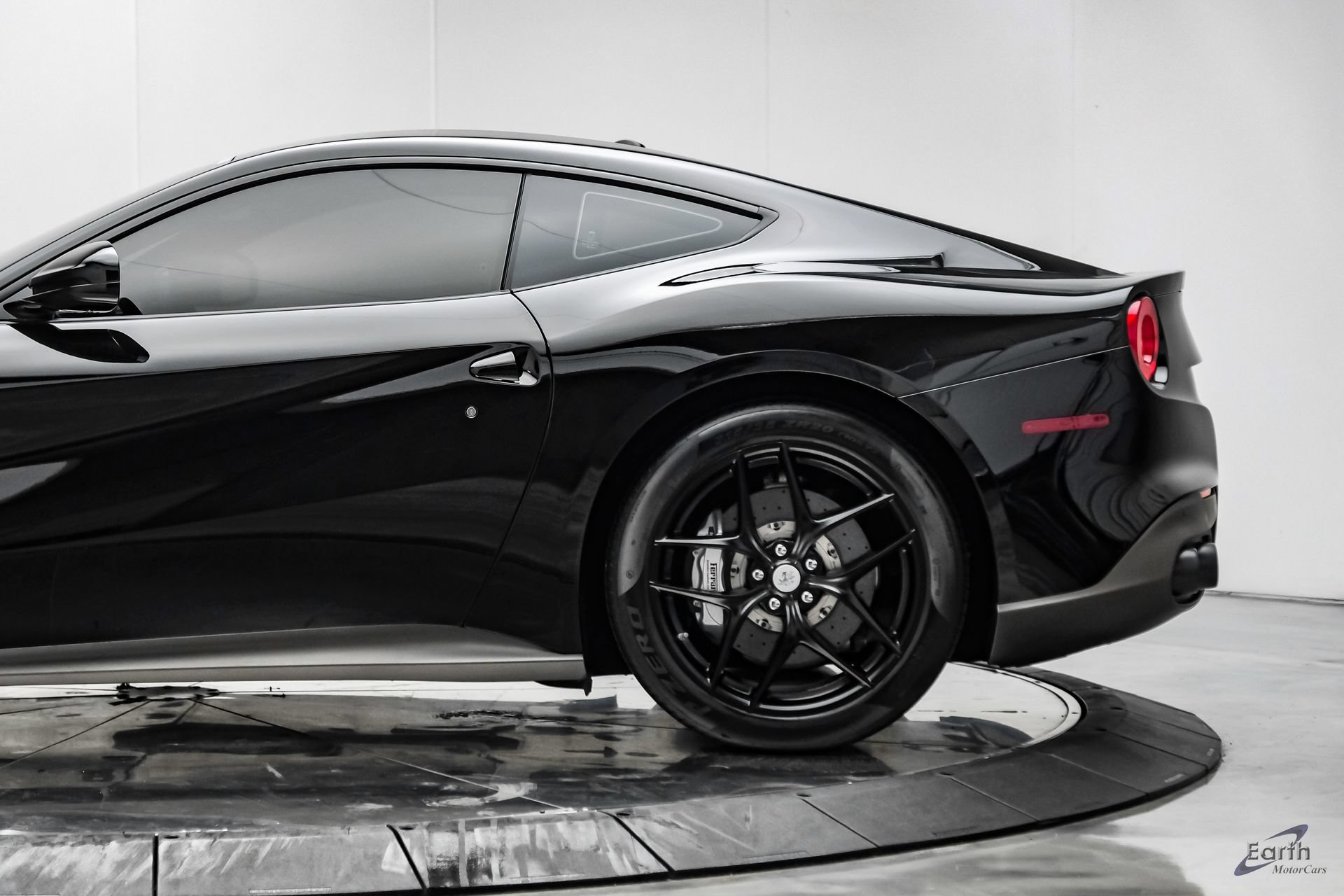 Used 2017 Ferrari F12 Berlinetta RWD image 11