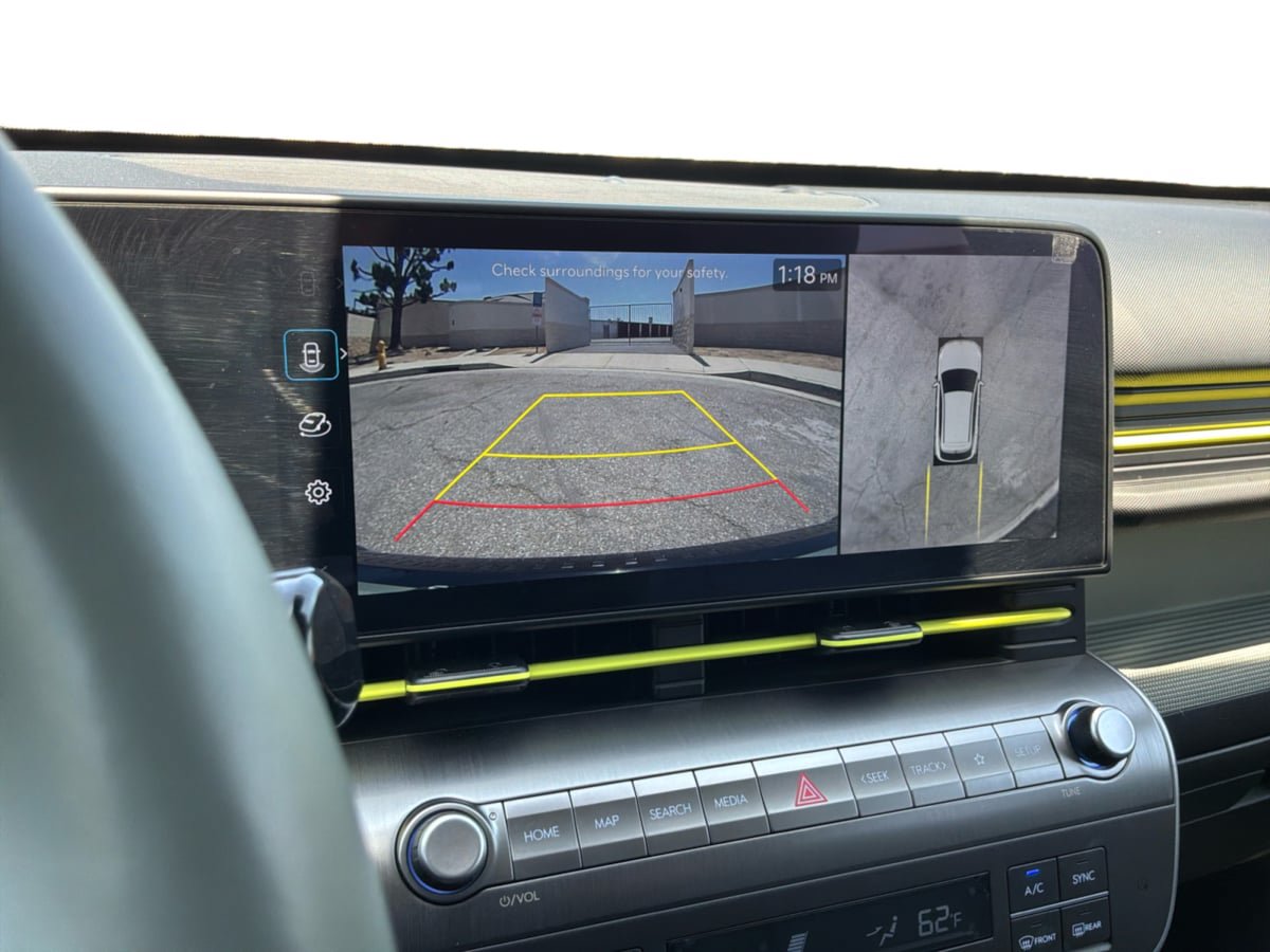 Used 2024 Hyundai Kona Limited FWD image 13