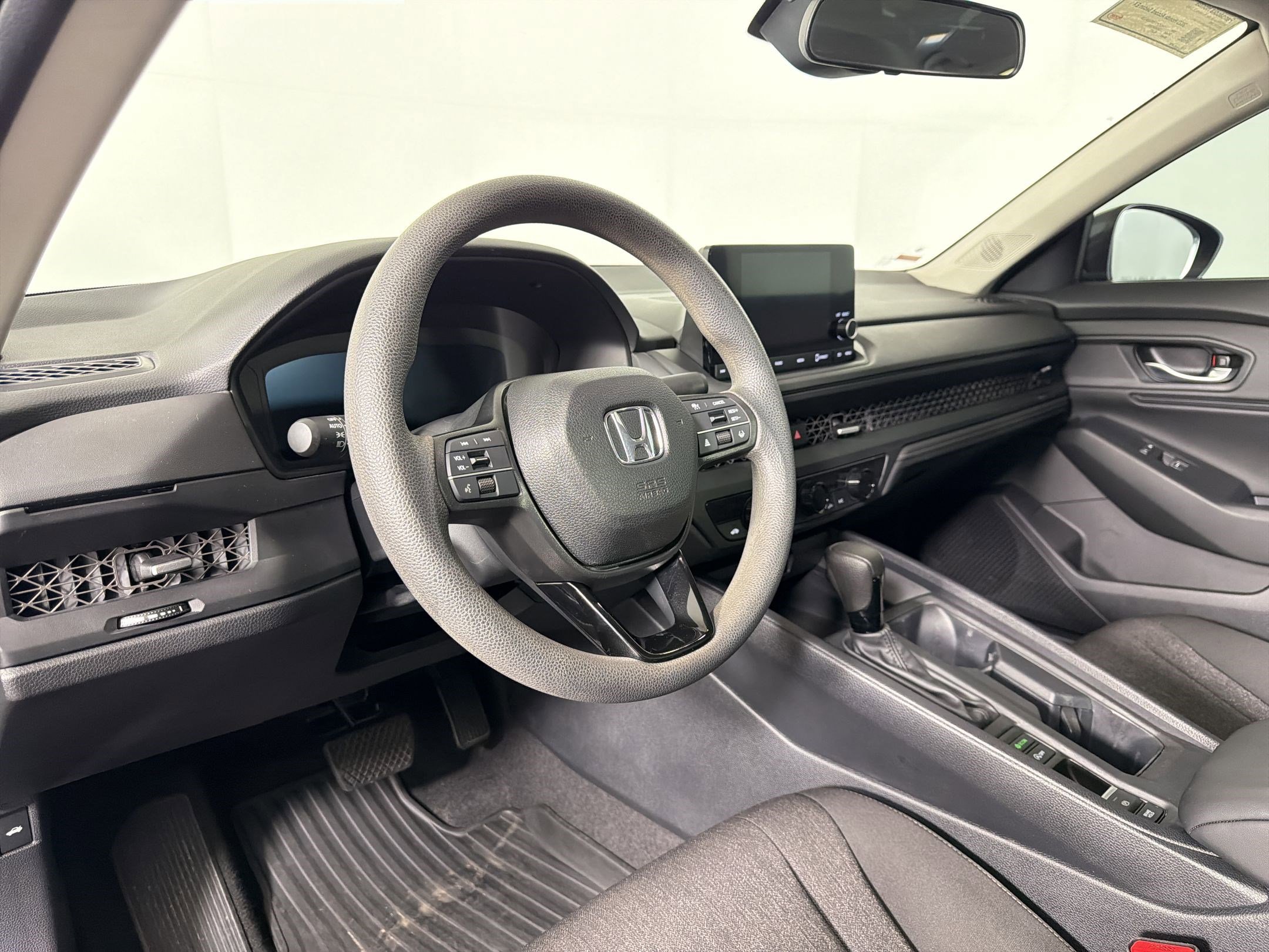 Used 2023 Honda Accord EX image 4