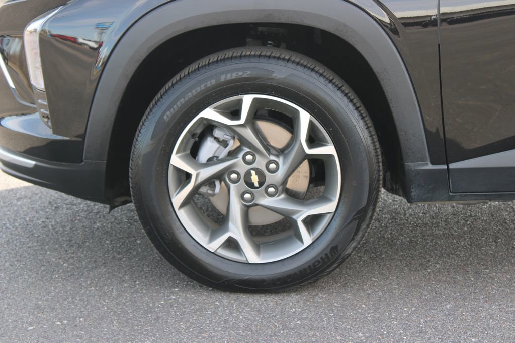 Used 2025 Chevrolet Trax LT image 17