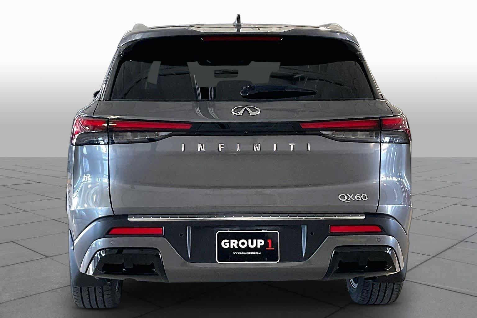 Used 2023 INFINITI QX60 Luxe w/ Vision Package FWD image 4