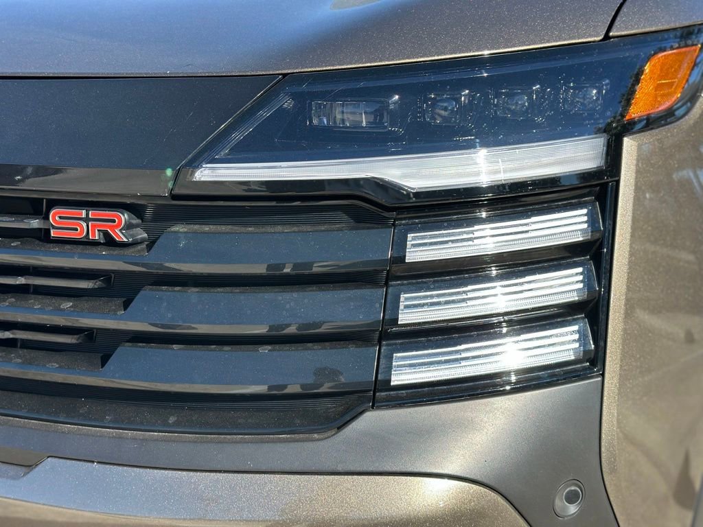 Used 2025 Nissan Kicks SR image 9