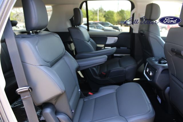 New 2026 Ford Expedition Active image 9