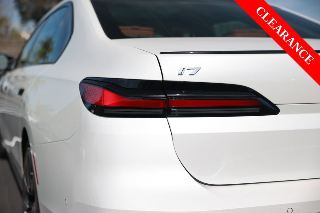Used 2025 BMW i7 M70 w/ Executive Package image 13