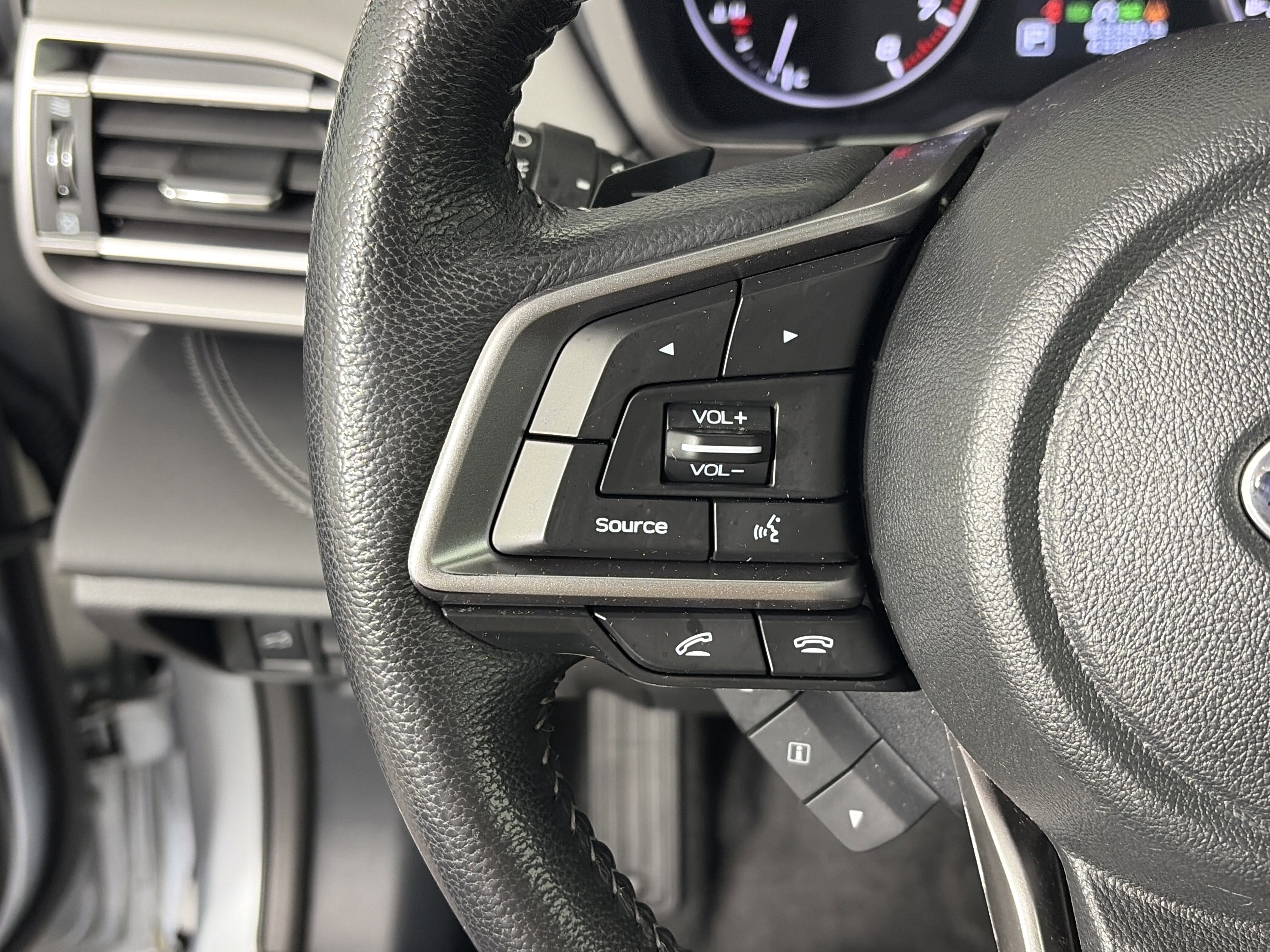 Used 2021 Subaru Outback Limited image 29