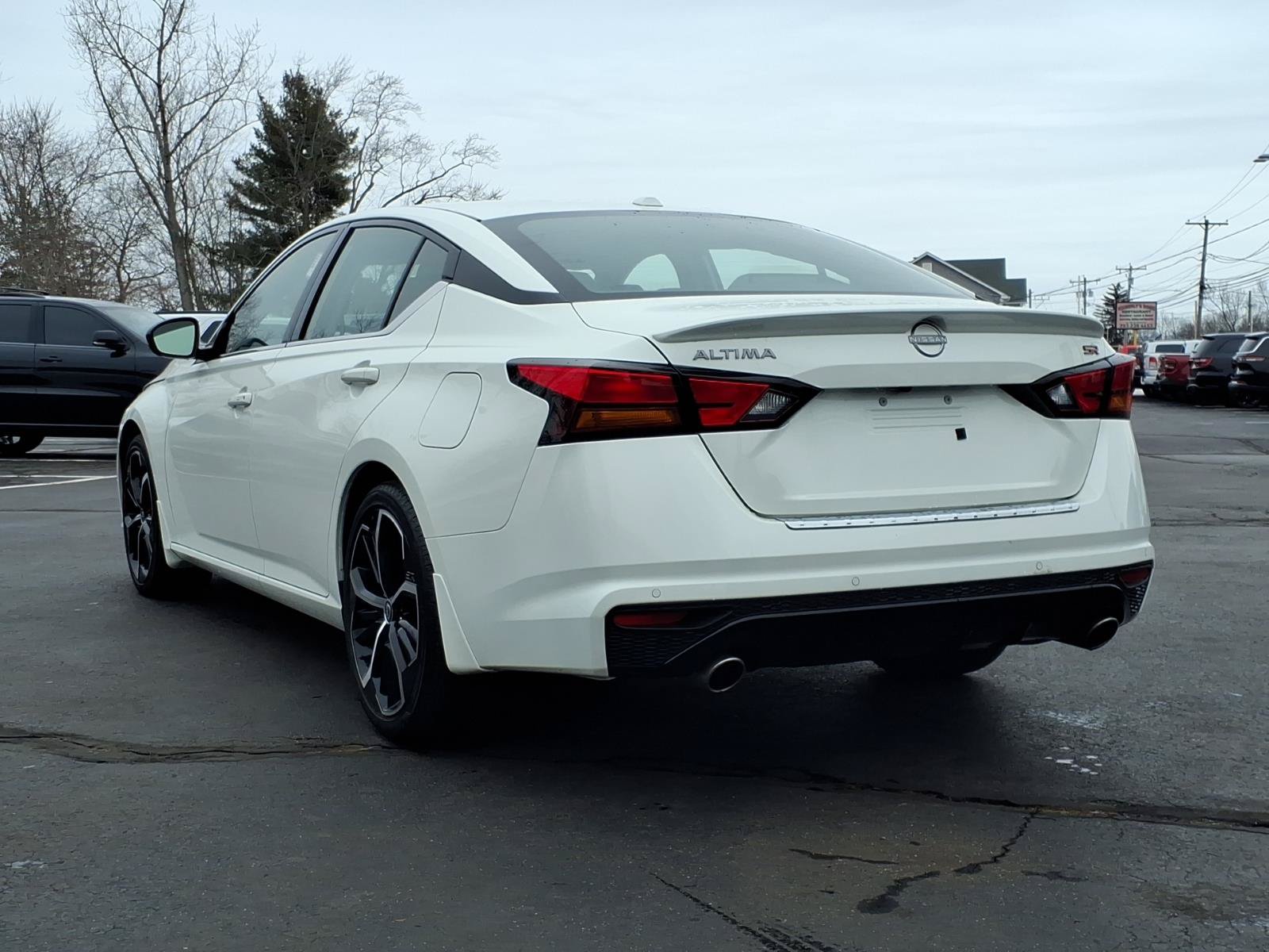 Used 2023 Nissan Altima 2.5 SR FWD image 5