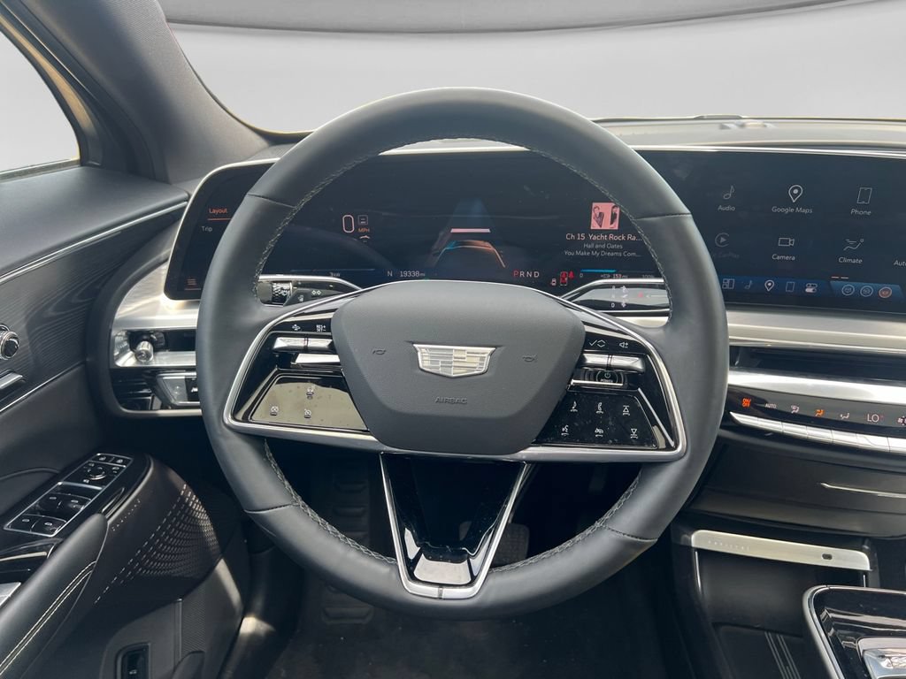 Used 2024 Cadillac Lyriq Luxury AWD/4WD image 15