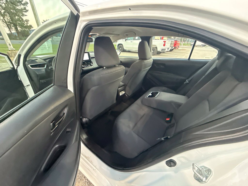 Used 2025 Toyota Corolla LE FWD image 12