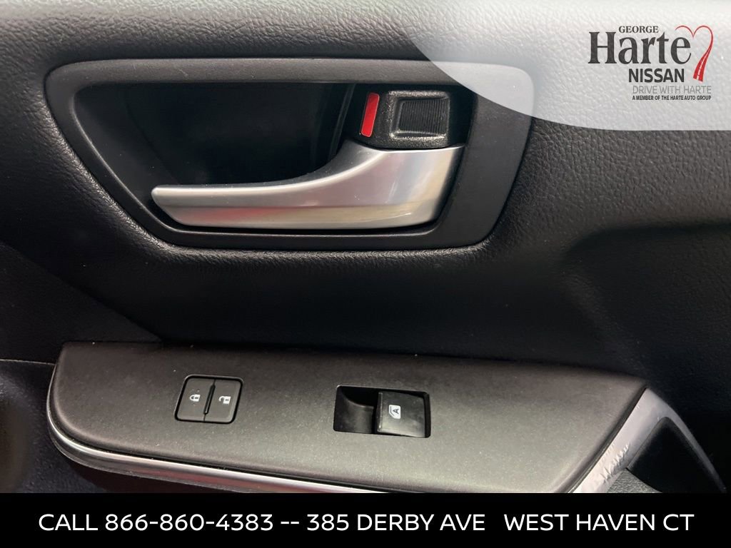 Used 2017 Toyota Camry LE image 39