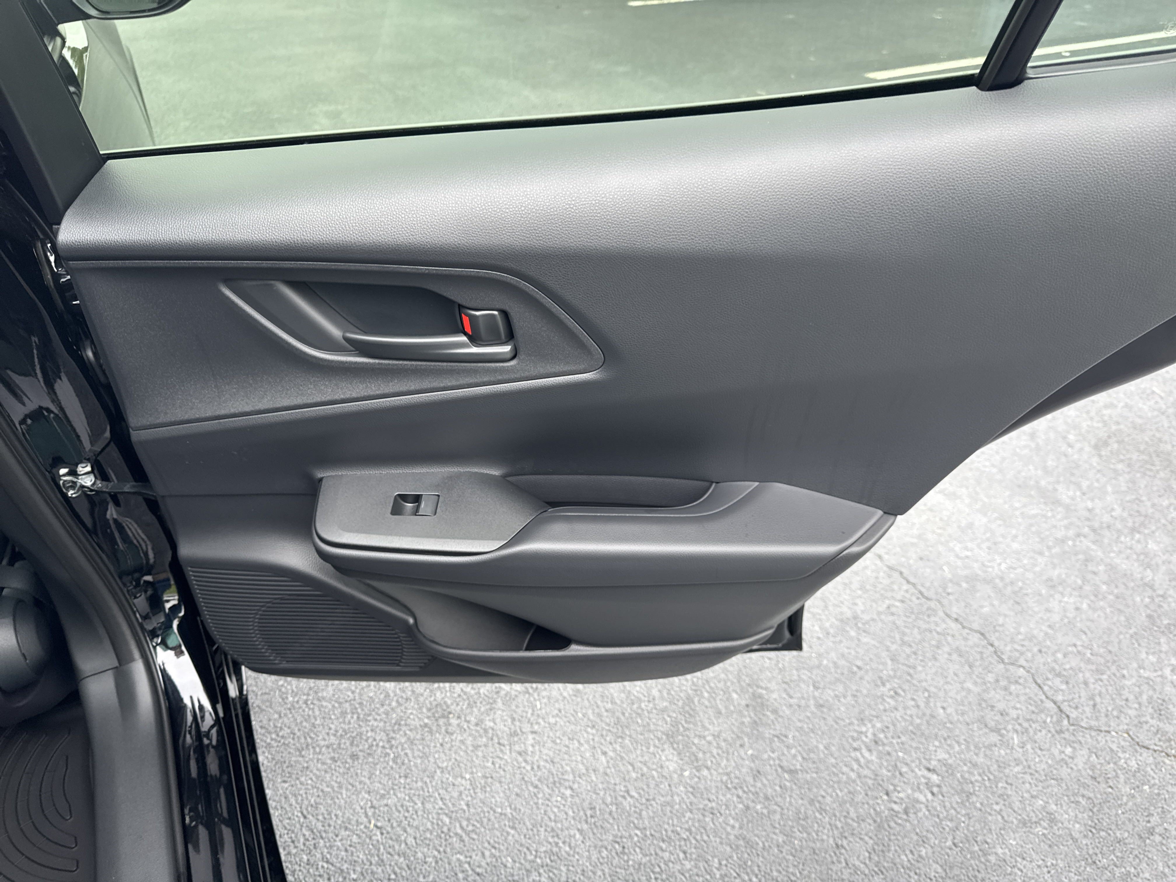 New 2025 Toyota Prius Plug-In Hybrid FWD image 30