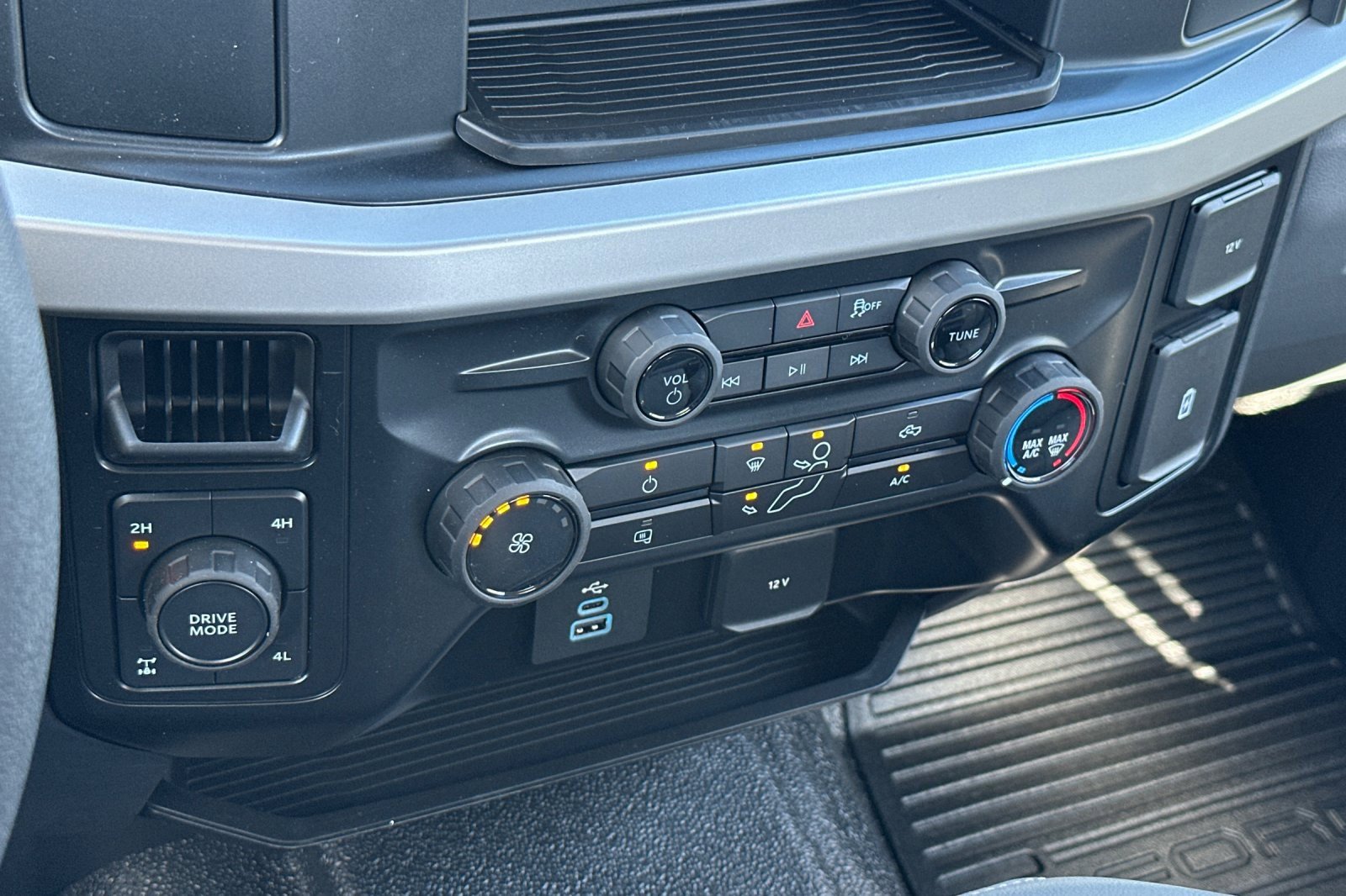 New 2025 Ford F350 XL image 17