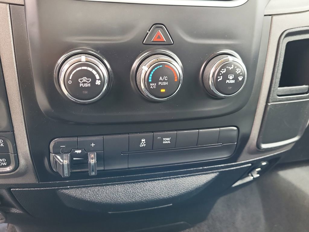 Used 2016 RAM 1500 Express AWD/4WD image 21