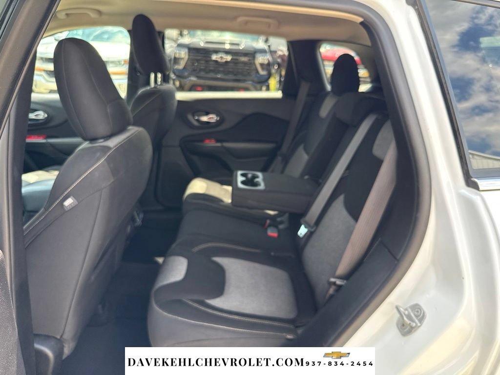 Used 2014 Jeep Cherokee Latitude FWD image 22