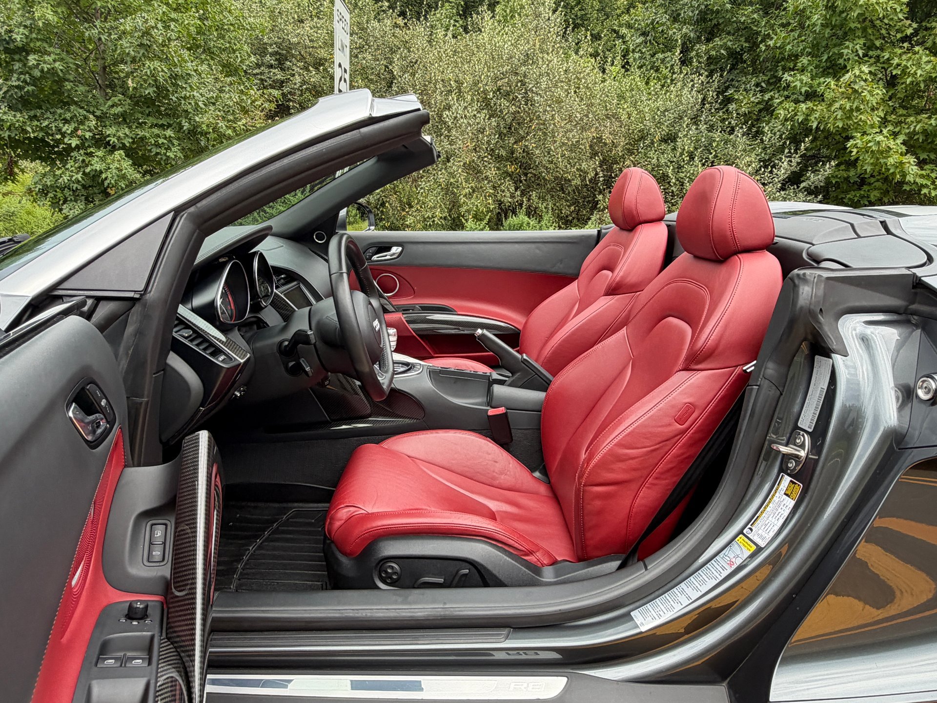 Used 2011 Audi R8 V10 AWD/4WD image 30