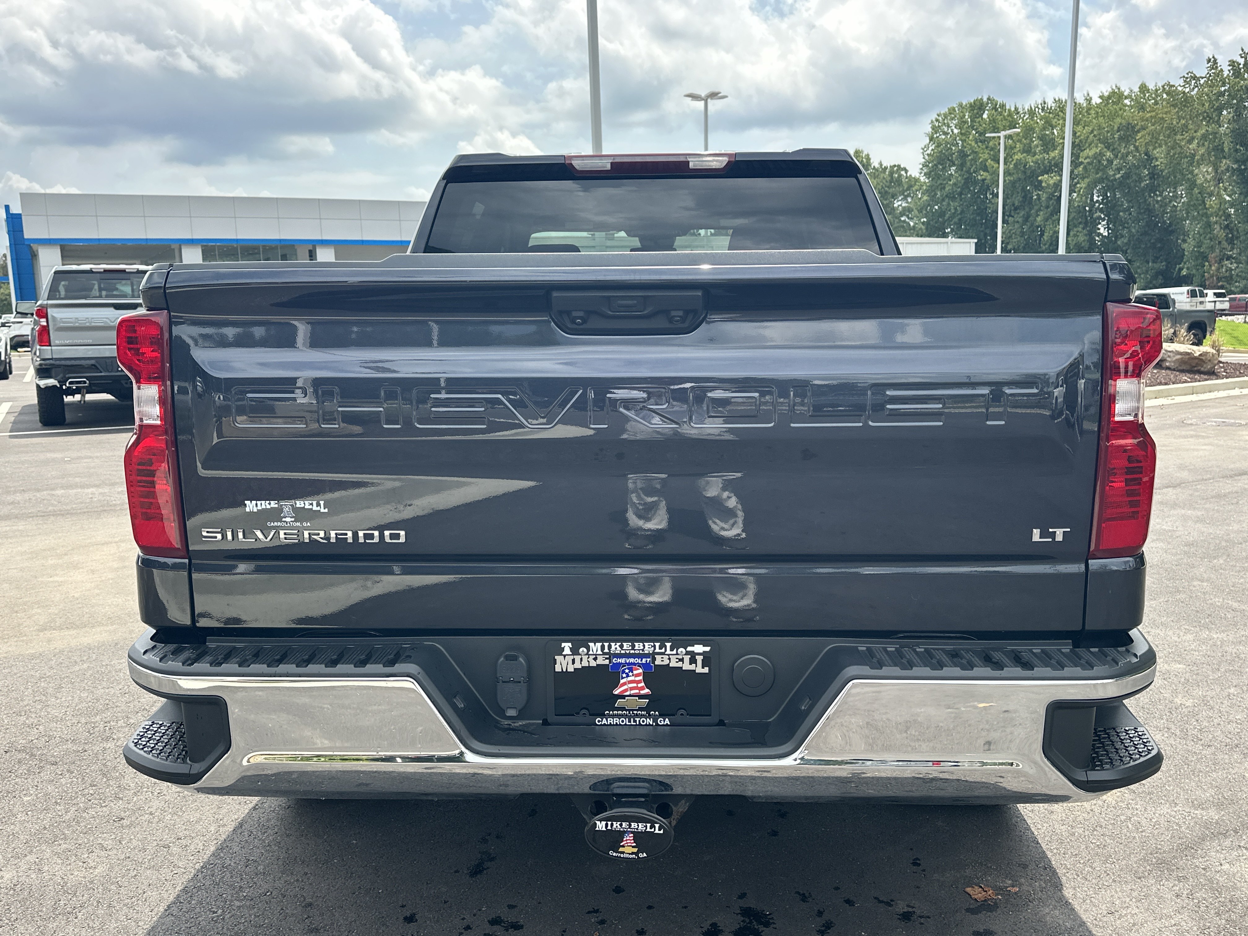 Used 2023 Chevrolet Silverado 1500 LT AWD/4WD image 7