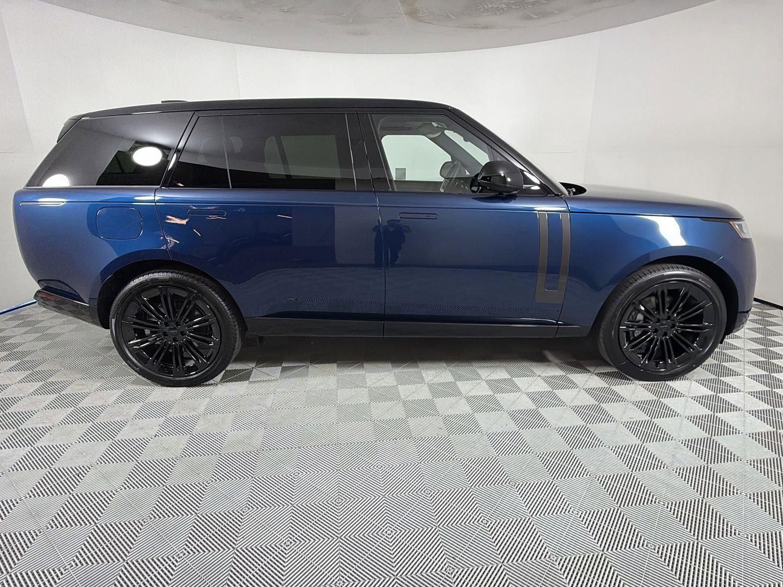 New 2026 Land Rover Range Rover Long Wheelbase SE image 6