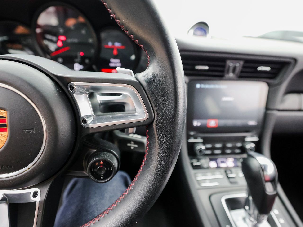 Certified 2018 Porsche 911 Carrera GTS image 16
