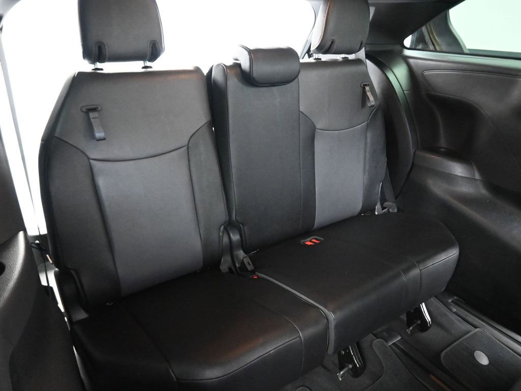 Used 2023 Toyota Sienna XSE image 15