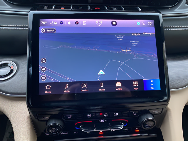 Used 2024 Jeep Grand Cherokee L Limited w/ Luxury Tech Group II AWD/4WD image 18