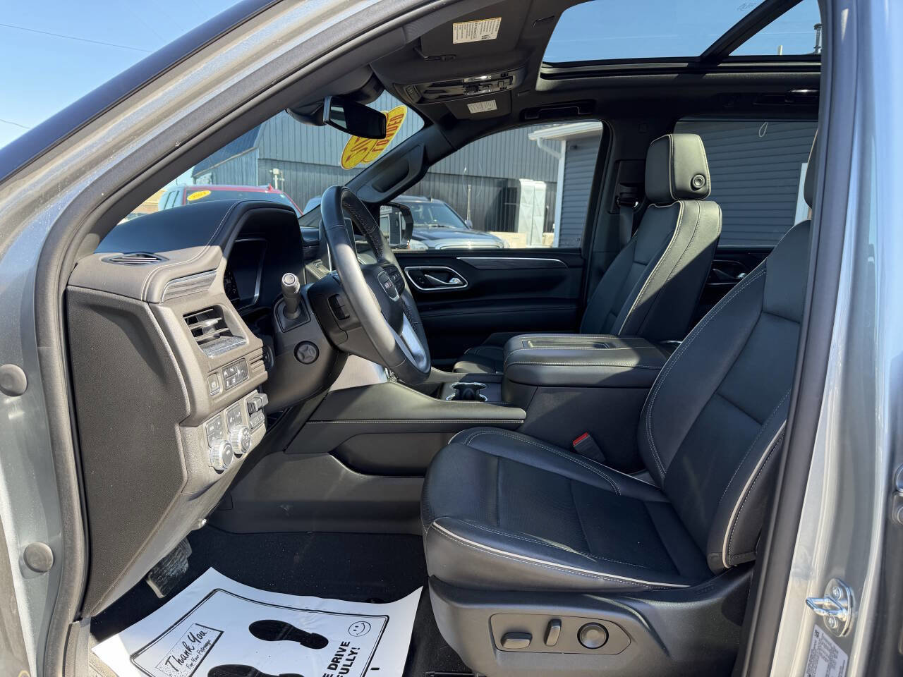 Used 2023 GMC Yukon SLT w/ SLT Luxury Package image 14