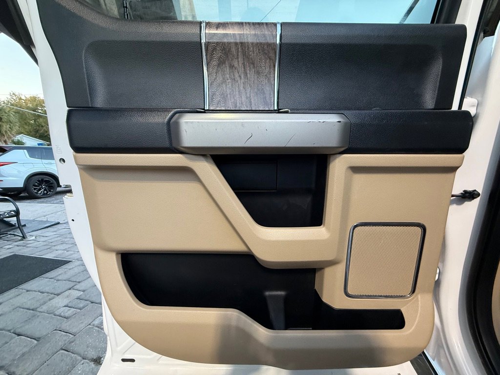 Used 2018 Ford F250 Lariat w/ Chrome Package image 33