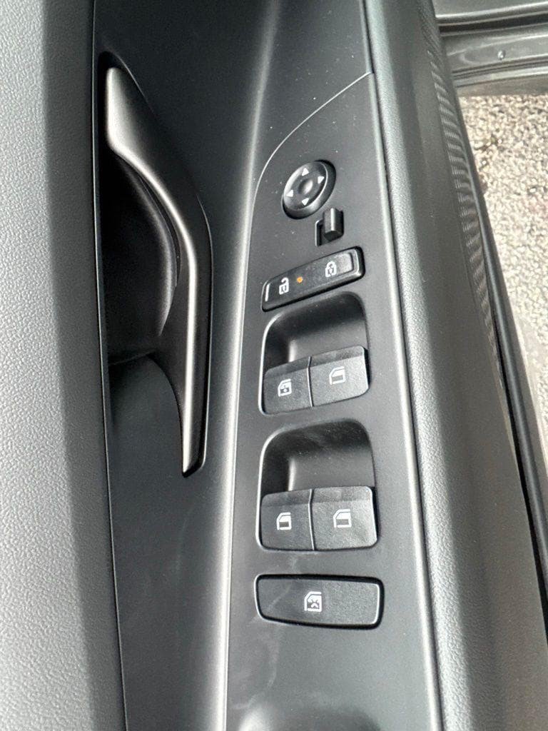 New 2026 Hyundai Elantra SEL Sport FWD image 11