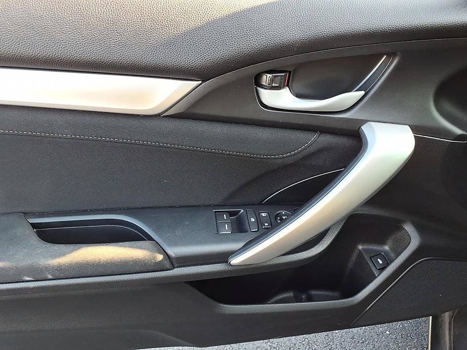 Used 2019 Honda Civic EX image 10