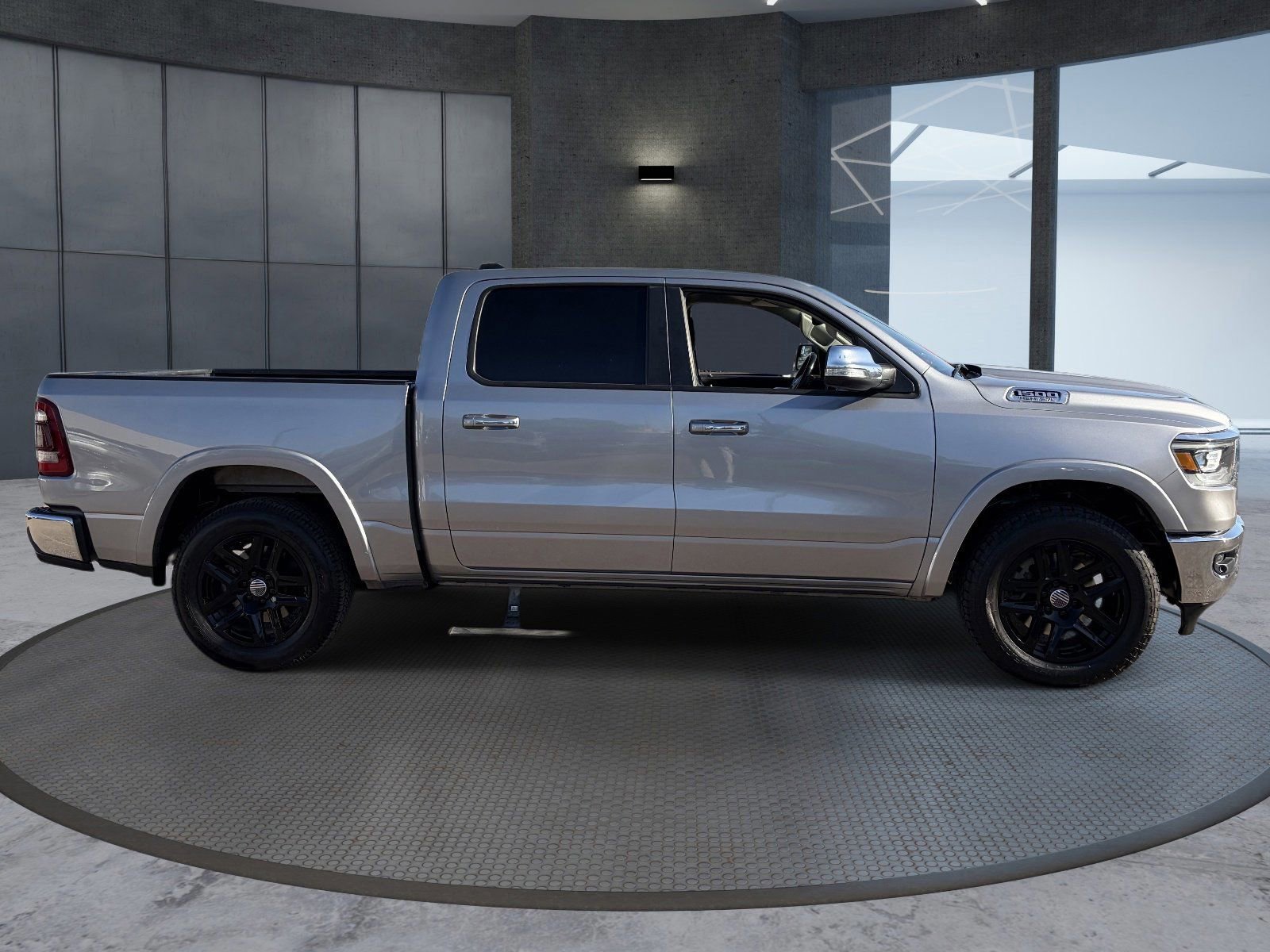 Used 2022 RAM 1500 Laramie AWD/4WD image 11