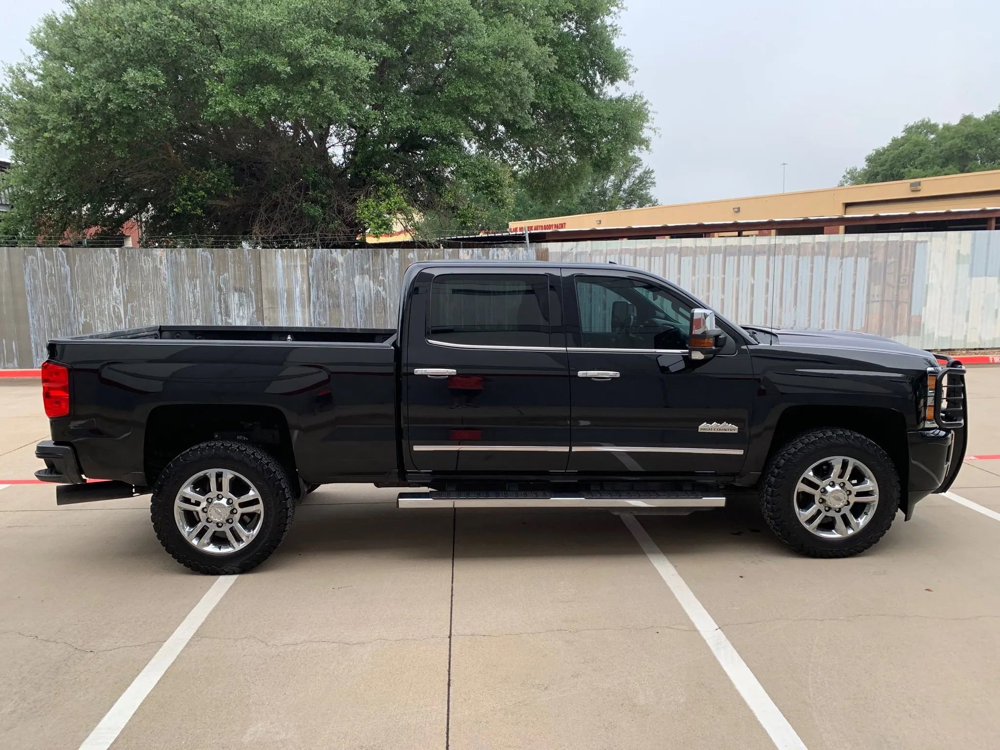 Used 2018 Chevrolet Silverado 2500 High Country w/ Duramax Plus Package image 8
