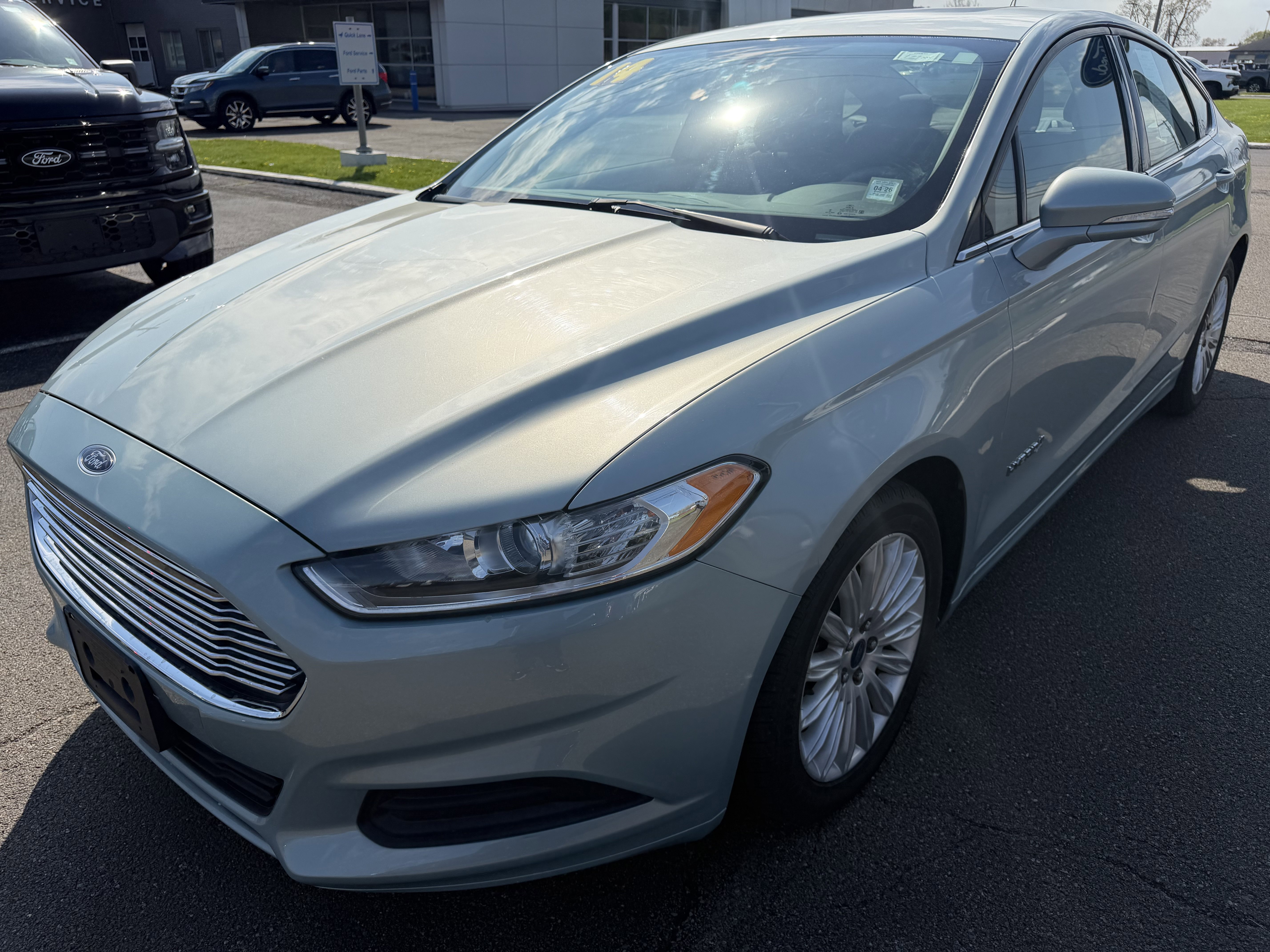Used 2014 Ford Fusion SE FWD image 4