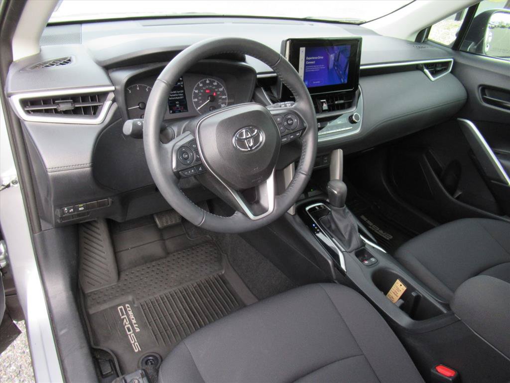 Used 2024 Toyota Corolla Cross LE FWD image 15