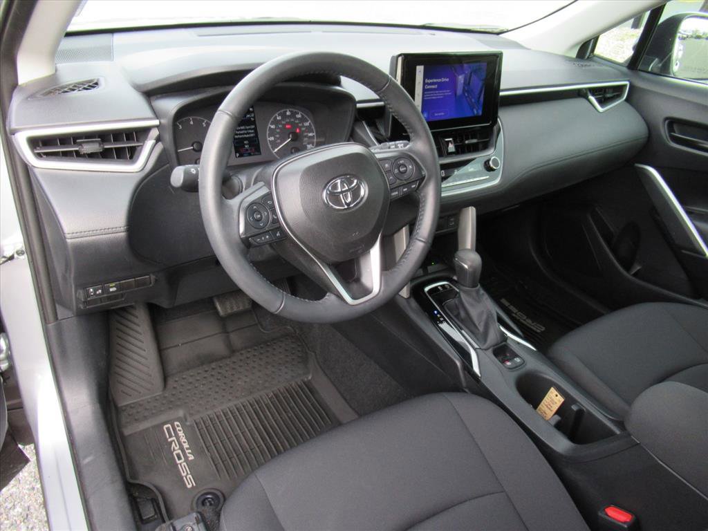 Used 2024 Toyota Corolla Cross LE image 15