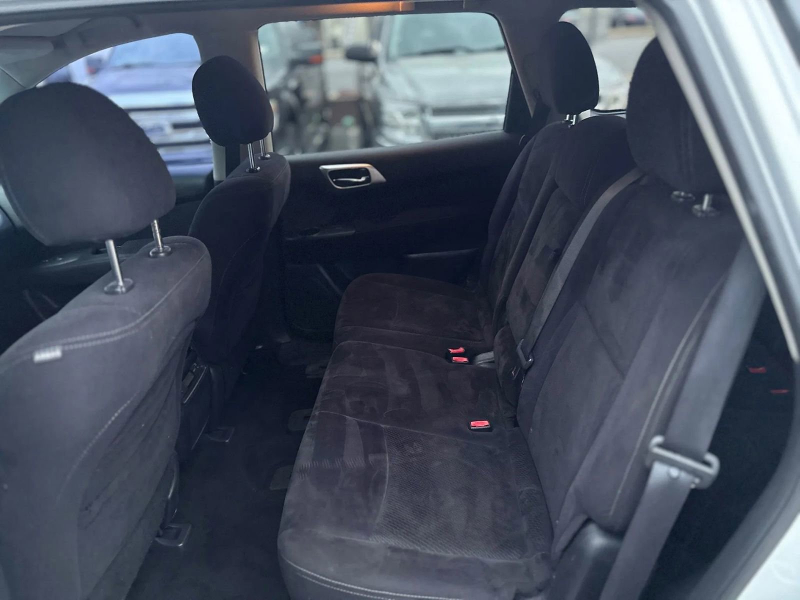 Used 2013 Nissan Pathfinder SV FWD image 13