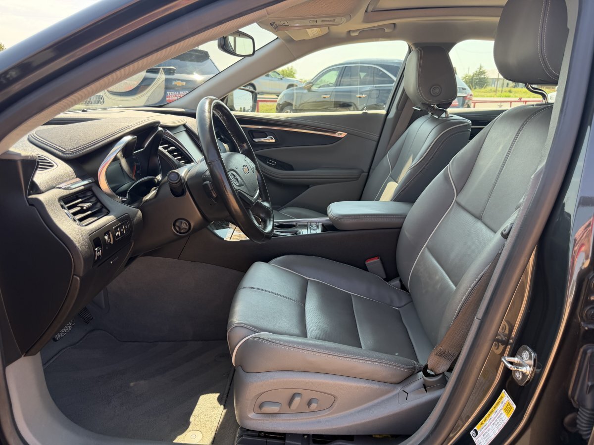 Used 2015 Chevrolet Impala LTZ FWD image 16