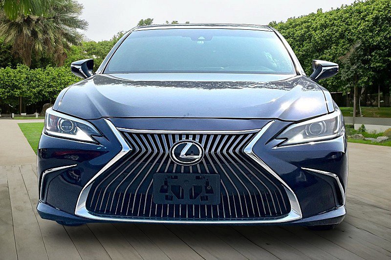 Used 2020 Lexus ES 350 w/ Premium Package FWD image 2