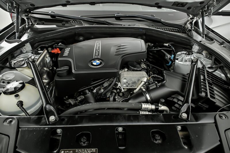 Used 2015 BMW 528i xDrive Sedan AWD/4WD image 12
